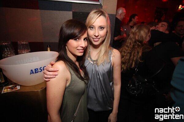 Heiße Frauen stürmen beim "donnerstags clubbing" in der 089Bar die Tanzfläche. Mehr Bilder unter: www.nachtagenten.de