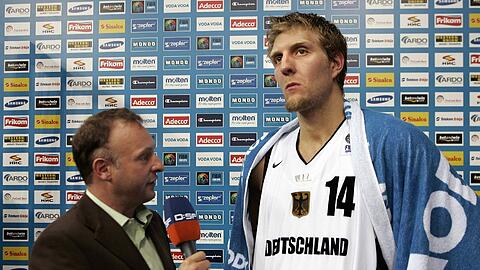 Frank Buschmann (links) mit Dirk Nowitzki.
