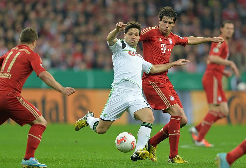 JAVI MARTÍNEZ: Note 3. Hatte bei einem Foul an Vierinha Glück. Dauerabonnent der Kategorie &bdquo;bester Zweikämpfer auf dem Platz&ldquo;.