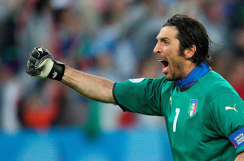 18. Gianluigi Buffon: 2001 für 54,2 Millionen Euro vom AC Parma zu Juventus Turin.