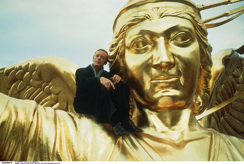 Auch in dem Film "In weiter Ferne, so nah!" von Wim Wenders spielte Sander mit.