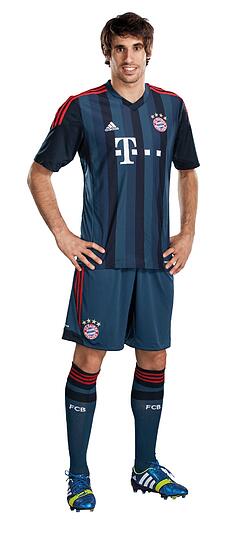 Das neue Champions League Trikot des FC Bayern für die Saison 2013/2014. Die Bilder