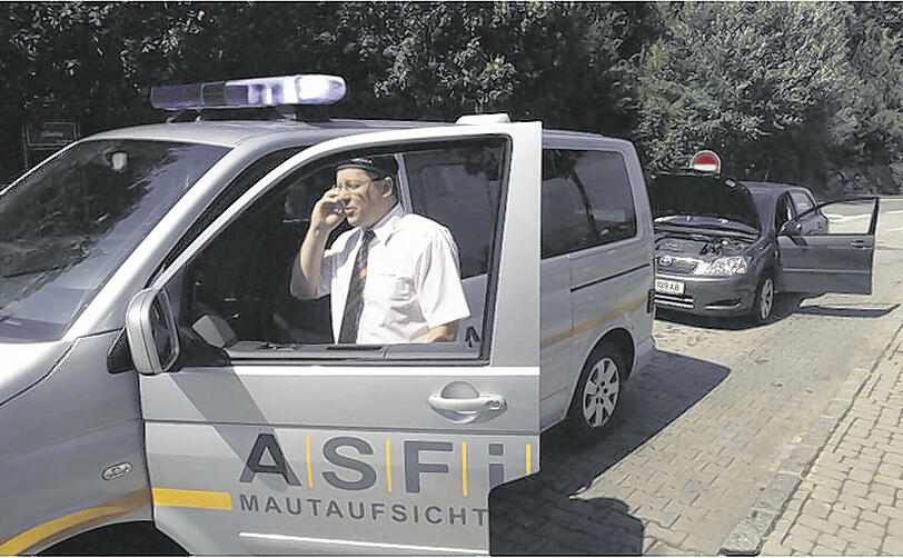 Mobile Mautkontrolle in Österreich: Die rund 100 Vignetten-Polizisten können sich künftig auch auf modernste Technik stützen.