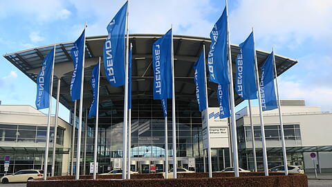 Die blauen Fahnen der Trendset-Messe wehen im Wind: Bei der Messe München tut sich wieder was!