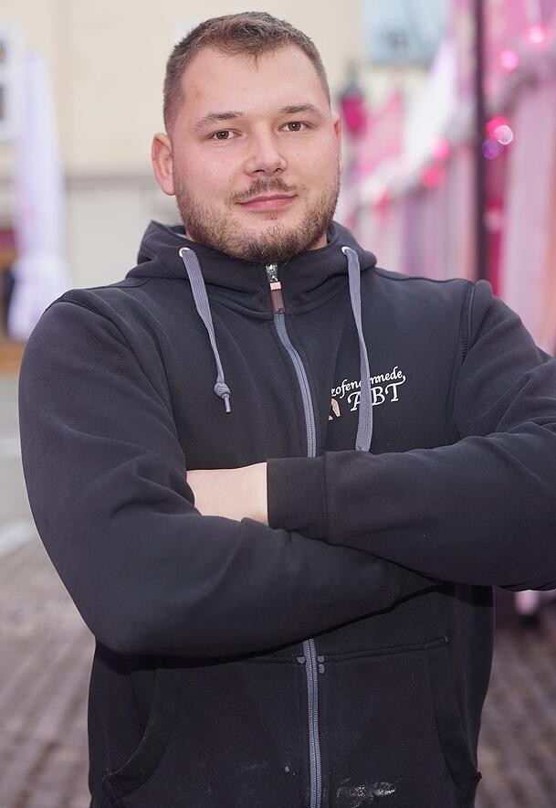 Verkäufer Raphael (25)