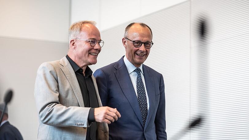 Gute Laune bei SPD-Fraktionschef Miersch und Kanzler Merz, zumindest f&uuml;r diesen Tag.