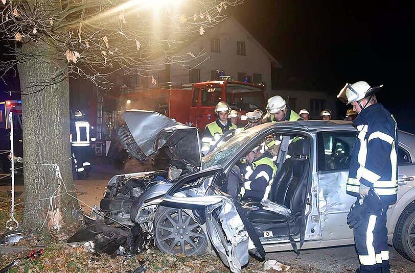 Fassungslosigkeit bei den Rettern: Der tödlich verunglückte Autofahrer war auch Feuerwehrmann.