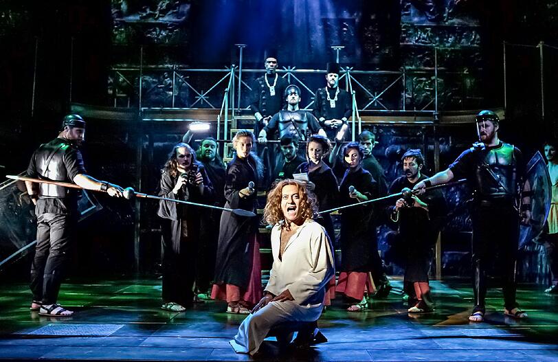 JESUS CHRIST SUPERSTAR von 12.-24. April 2016 live im Deutschen Theater erleben.