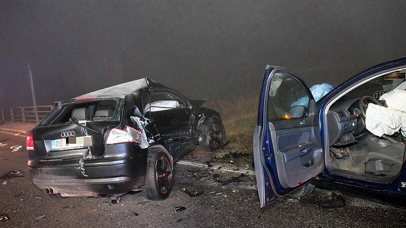 Die Bilder vom Unfall auf der Staatsstr. 2089 zwischen der Autobahnausfahrt Bad Aibling und dem Pullacher Kreisel.