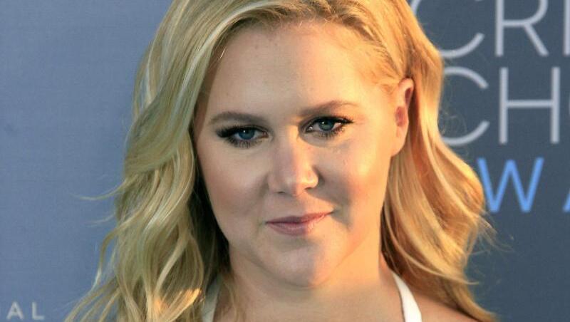 Amy Schumer geht es besser, aber die Komikerin muss sich weiter schonen. Amy Schumer geht es besser, aber die Komikerin muss sich weiter schonen.