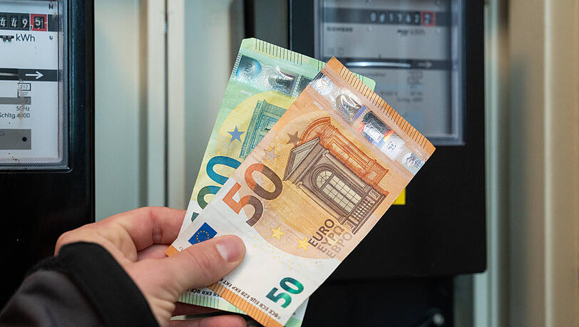 Eine erfreuliche Nachricht zum Jahresende: Für die meisten SWM-Kunden sinken die Strompreise. Eine erfreuliche Nachricht zum Jahresende: Für die meisten SWM-Kunden sinken die Strompreise.