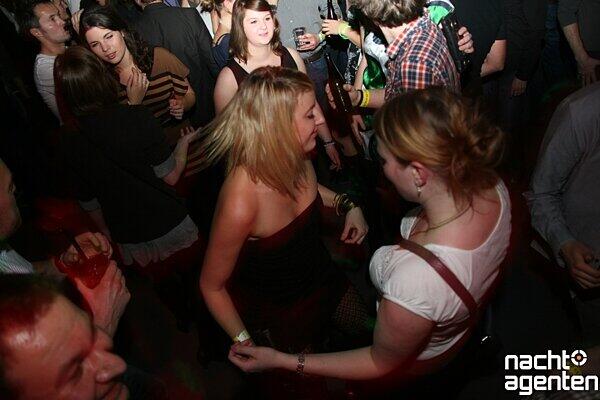 Dienstags Clubbing im 8seasons (Dienstag 06.12.2012)Noch mehr Fotos sehen sie unter: www.nachtagenten.de.