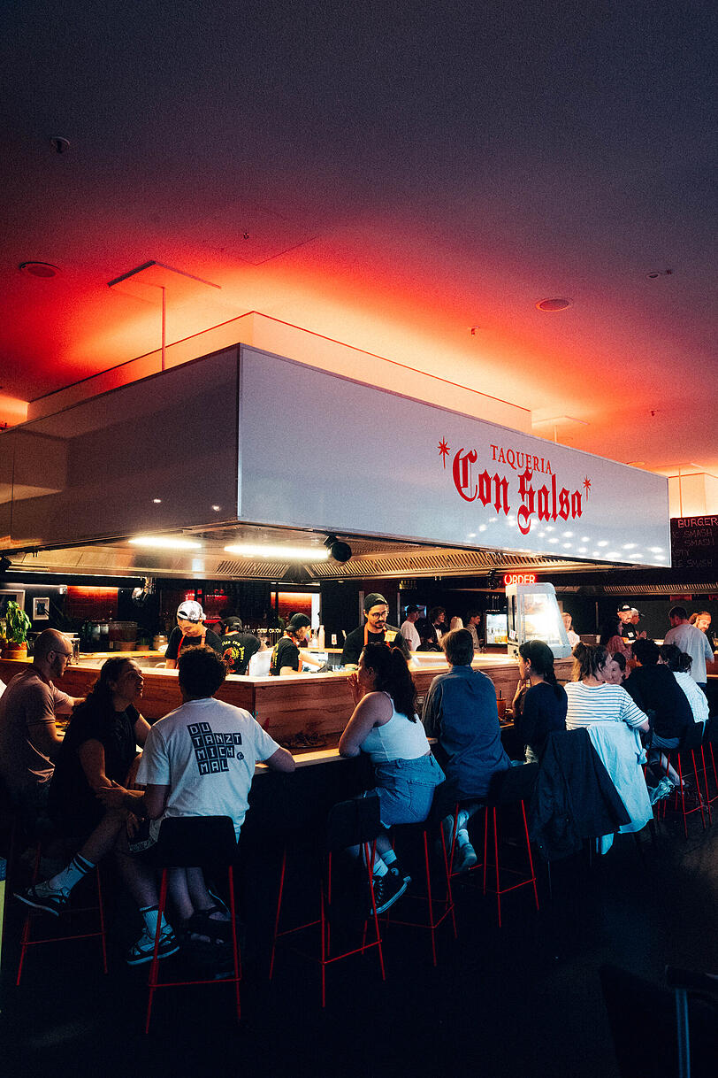 Voll und laut, aber trotzdem familiär geht es in dem mexikanischen Restaurant im ehemaligen Gasteig zu. Voll und laut, aber trotzdem familiär geht es in dem mexikanischen Restaurant im ehemaligen Gasteig zu.