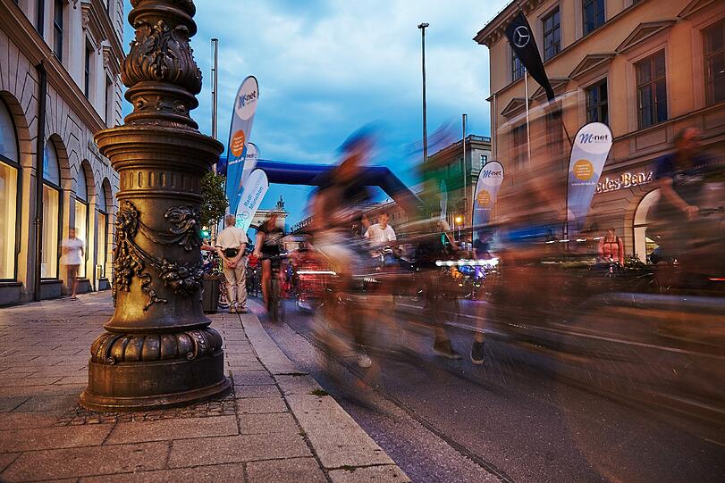 Tausende Münchner waren bei der sechsten Münchner Radlnacht dabei. Die Bilder.