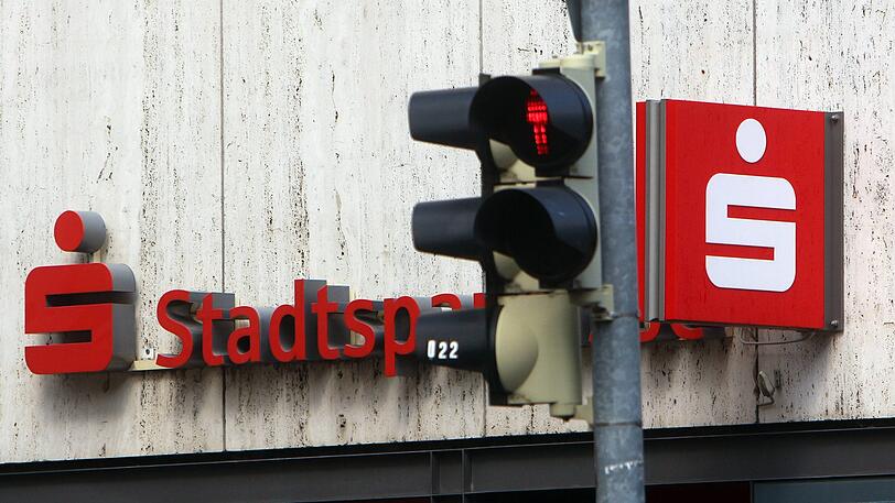 Negativzinsen für Firmenkunden gibt es bei der Stadtsparkasse bereits, nun soll es offenbar auch Privatkunden treffen.