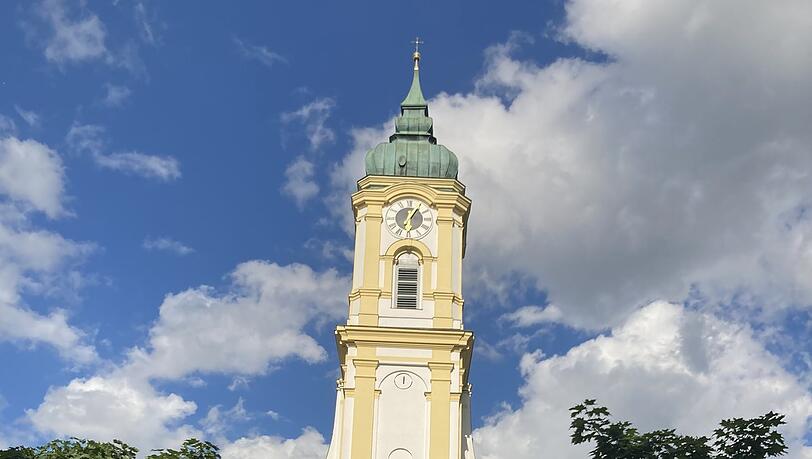 Im 18. Jahrhundert wurde St. Michael an der Stelle eines Vorgängerbaus errichtet. Im 18. Jahrhundert wurde St. Michael an der Stelle eines Vorgängerbaus errichtet.