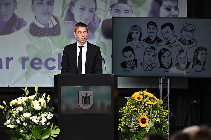 Oberb&uuml;rgermeister Dominik Krause (Die Gr&uuml;nen) nimmt am Gedenkakt anl&auml;sslich des 10. Jahrestags des Attentats am Olympia-Einkaufszentrum teil.