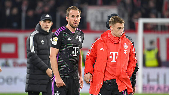 Über Thomas Tuchels (hinten) Zukunft entscheiden auch die Spieler auf dem Platz wie Harry Kane (Mitte) und Joshua Kimmich.