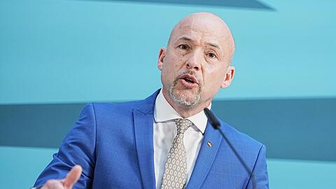 Hoffmann sieht in der Eingliederung von Politikern in die gesetzliche Rente nicht die L&ouml;sung. (Archivbild)