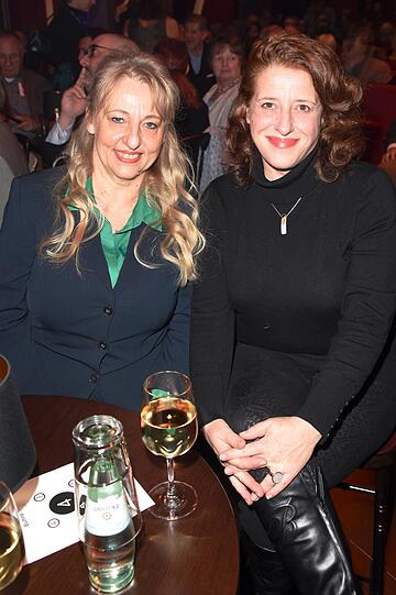 Johanna Bittenbinder und Luise Kinseher