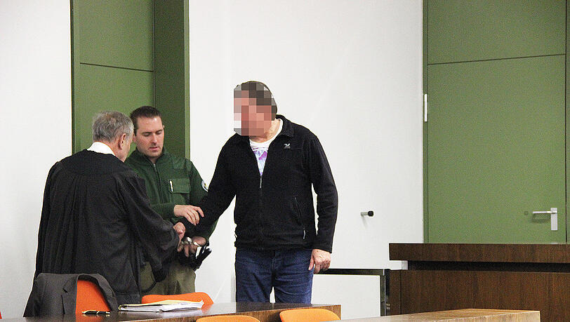 Ein Dieb und Schläger? Der 59-Jährige vor Gericht. Ein Dieb und Schläger? Der 59-Jährige vor Gericht.