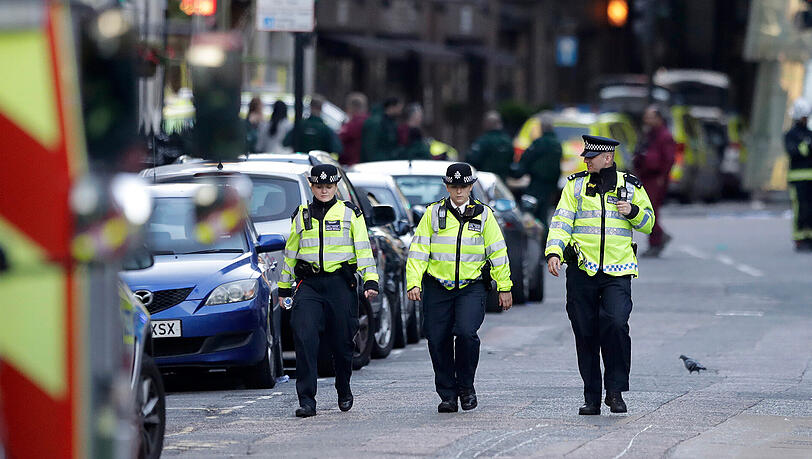 Erst sprach die Polizei von einem "Zwischenfall", inzwischen ist klar: London wurde erneut das Ziel eines terroristischen Angriffs. Erst sprach die Polizei von einem "Zwischenfall", inzwischen ist klar: London wurde erneut das Ziel eines terroristischen Angriffs.