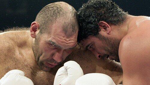 Gegen John Ruiz gewann Walujew 2005 noch seinen WM-Kampf. Nun geht es für den russischen Hühnen gegen Holyfield. Gegen John Ruiz gewann Walujew 2005 noch seinen WM-Kampf. Nun geht es für den russischen Hühnen gegen Holyfield.
