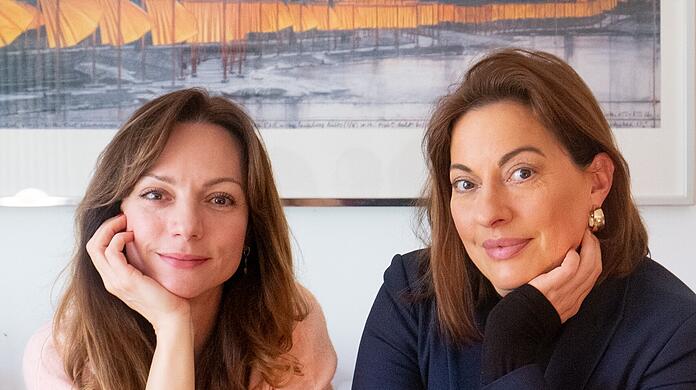 Sie sind seit ihrer Kindheit befreundet: Neu-Podcasterin Julia Dahmen (rechts) und Schauspiel-Kollegin Viola Wedekind.