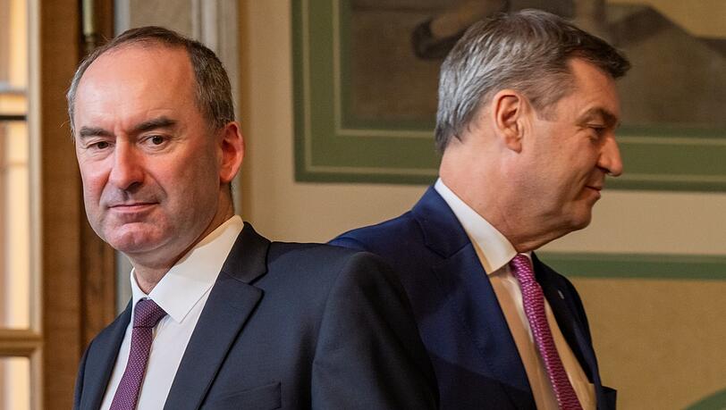Stellt sich Freie-Wähler-Chef Hubert Aiwanger (l.) quer - und blamiert den CSU-Vorsitzenden Markus Söder? Auszuschließen ist das nicht. Stellt sich Freie-Wähler-Chef Hubert Aiwanger (l.) quer - und blamiert den CSU-Vorsitzenden Markus Söder? Auszuschließen ist das nicht.