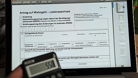 Eine von vielen Sozialleistungen in Deutschland: Wohngeldantrag auf dem Bildschirm eines Laptops.