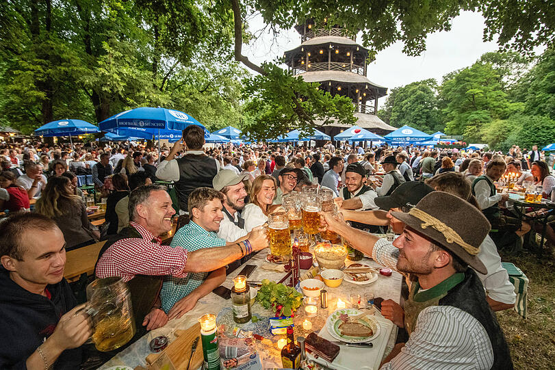 Beim Kocherlball waren rund 11.000 Besucher dabei.