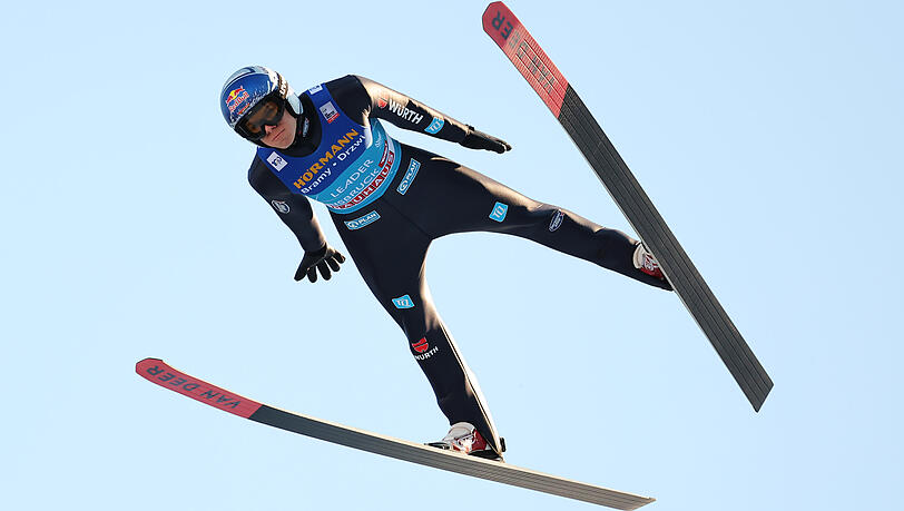 In Innsbruck verliert er die Führung in der Gesamtwertung: Der deutsche Skispringer Andreas Wellinger in Aktion.