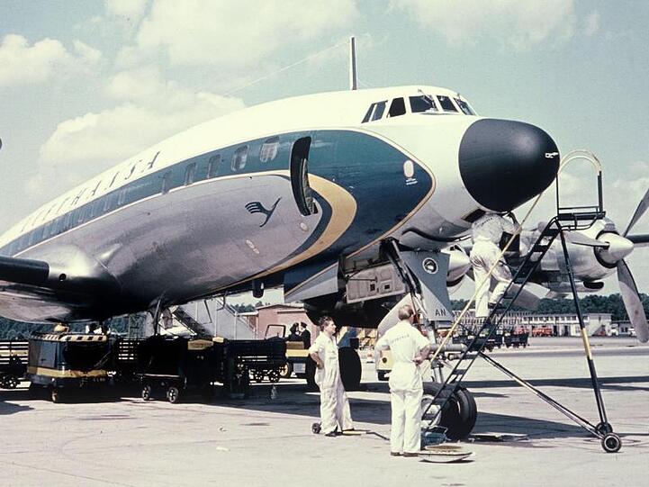 Die Lockheed 1649 A Super Star war seinerzeit das eleganteste propellergetriebene Passagierflugzeug.