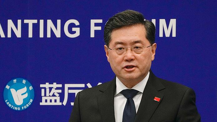Chinas Außenminister Qin Gang übte keine Kritik an Russland wegen dessen Angriffskrieg.