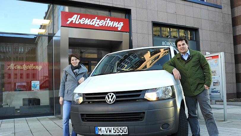 Das ist der neue Kältebus: Jasmin und Tobias Irl freuen sich über das neue Gefährt. Das ist der neue Kältebus: Jasmin und Tobias Irl freuen sich über das neue Gefährt.
