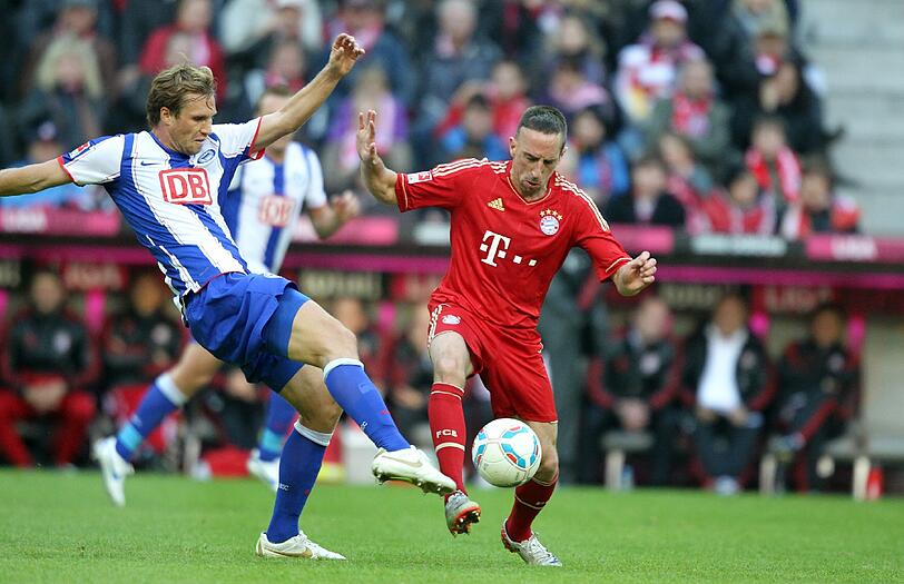 ...um dann von 2011 bis 2012 mit der Hertha in den Spielen gegen Bayern dem Franzosen das Leben schwer zu machen.