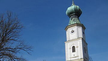 Auf dem Gottesacker um die Kirche St. Georg in Obermenzing sollen bald wieder Bestattungen stattfinden. Auf dem Gottesacker um die Kirche St. Georg in Obermenzing sollen bald wieder Bestattungen stattfinden.