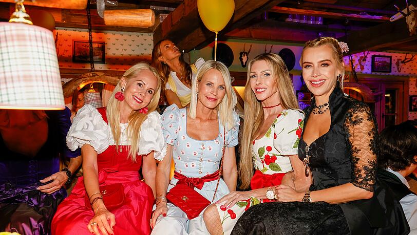 Nadja Prinzessin zu Schaumburg-Lippe, Sonja Kiefer, Dr. Sabine Piller und Verena Kerth Nadja Prinzessin zu Schaumburg-Lippe, Sonja Kiefer, Dr. Sabine Piller und Verena Kerth