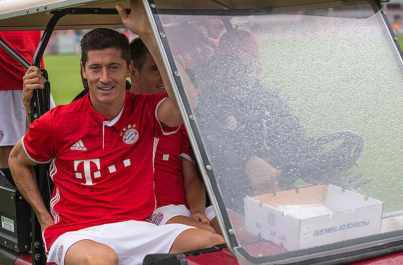 Robert Lewandowski: Vor allem Real Madrid buhlt fleißig um die Dienste des polnischen Stürmerstars in Diensten des FC Bayern.