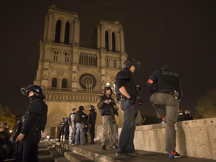 Bei den Anschlägen in Paris im November 2015 hatten Terroristen des "Islamischen Staats" (IS) 130 Menschen getötet.