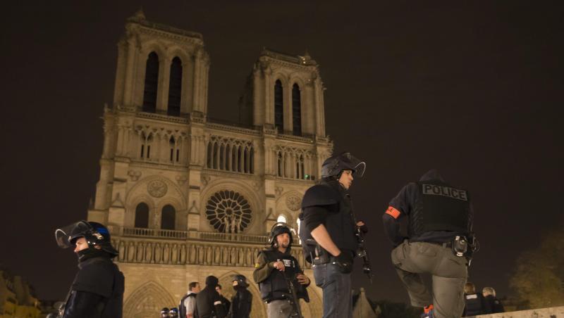 Bei den Anschlägen in Paris im November 2015 hatten Terroristen des "Islamischen Staats" (IS) 130 Menschen getötet. Bei den Anschlägen in Paris im November 2015 hatten Terroristen des "Islamischen Staats" (IS) 130 Menschen getötet.