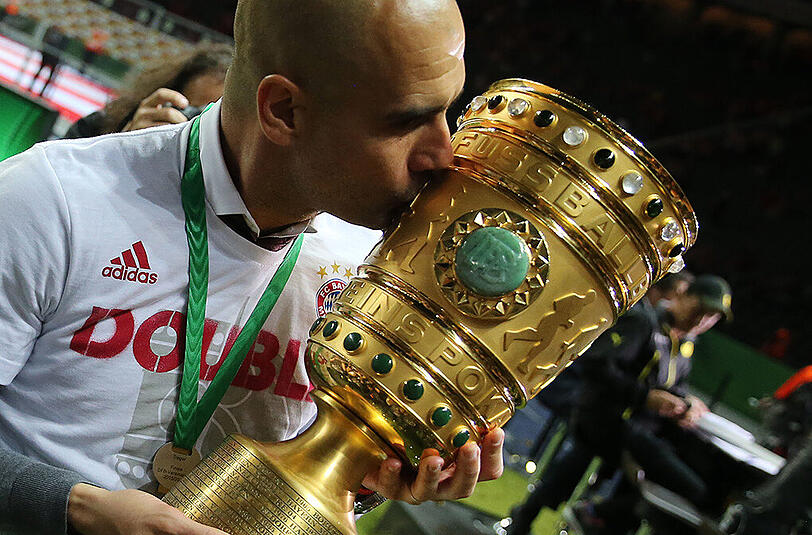 Innige Momente in Berlin: der scheidende Bayern-Trainer Pep Guardiola.