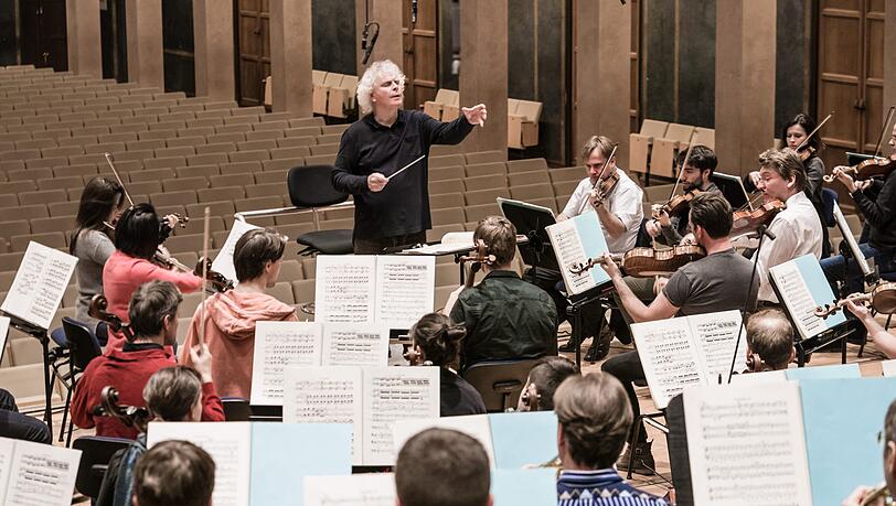 Simon Rattle dirigiert die "Walküre" im Herkulessaal. Simon Rattle dirigiert die "Walküre" im Herkulessaal.
