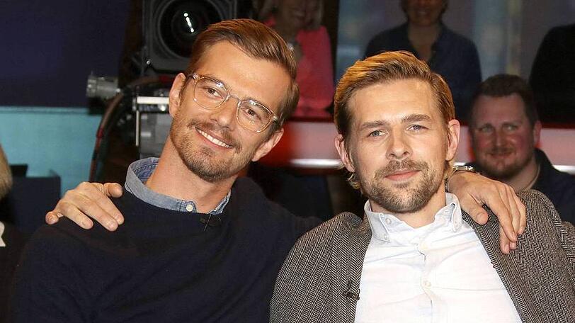Joko Winterscheidt (l.) und Klaas Heufer-Umlauf präsentierten am Mittwoch eine "Weltneuheit"