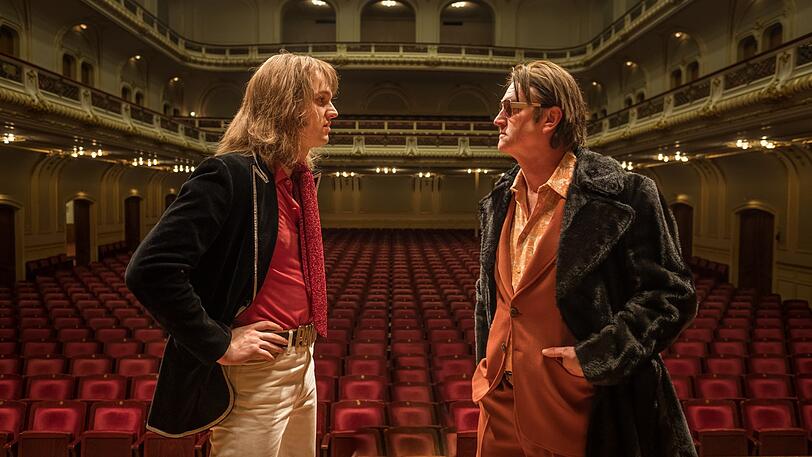 Vor dem Auftritt: Jan Bülow (links) als Udo Lindenberg, Detlev Buck als Plattenmanager.