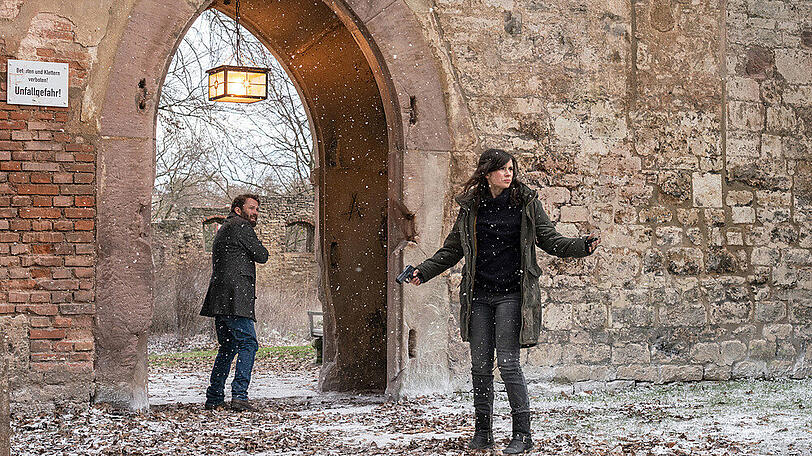 Der "Tatort: Der feine Geist" aus Weimar Lessing (Christian Ulmen) und Kira Dorn (Nora Tschirner) läuft am 1. Januar 2021.