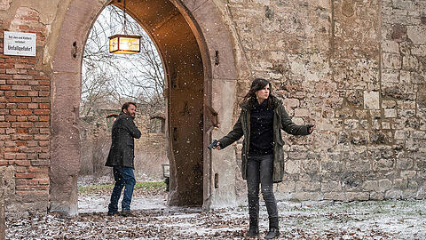 Der "Tatort: Der feine Geist" aus Weimar Lessing (Christian Ulmen) und Kira Dorn (Nora Tschirner) läuft am 1. Januar 2021.