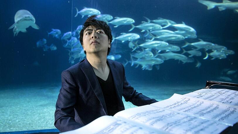 Lang Lang - hier vor einigen Jahren im Aquarium von Valencia.