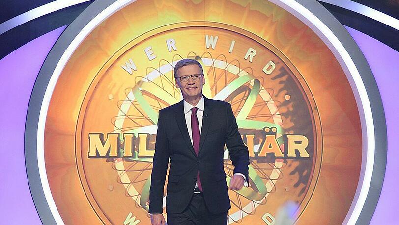 Günther Jauch moderiert seit 15 Jahren das Kult-Quiz "Wer wird Millionär?" Günther Jauch moderiert seit 15 Jahren das Kult-Quiz "Wer wird Millionär?"