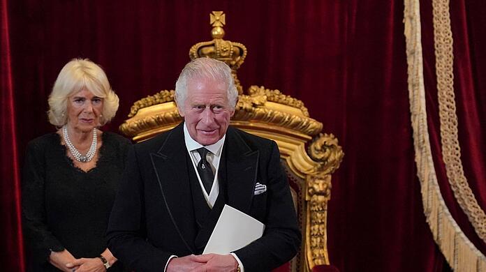 Sein 74. Geburtstag ist sein erster als König: Charles III. mit Königsgemahlin Camilla.